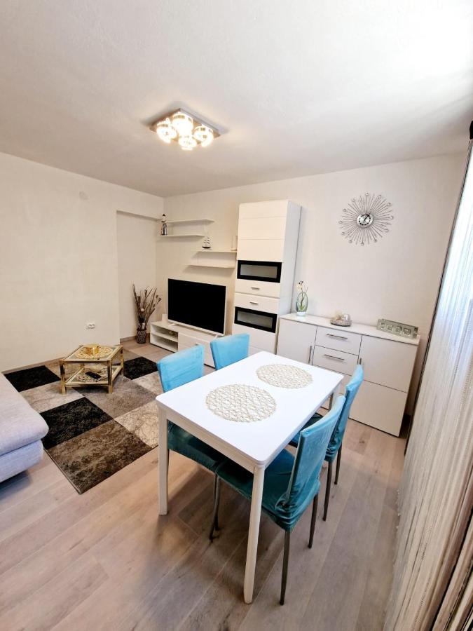 Split Apartment 외부 사진
