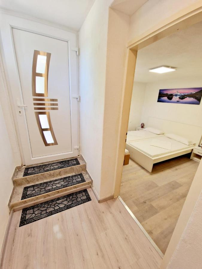 Split Apartment 외부 사진
