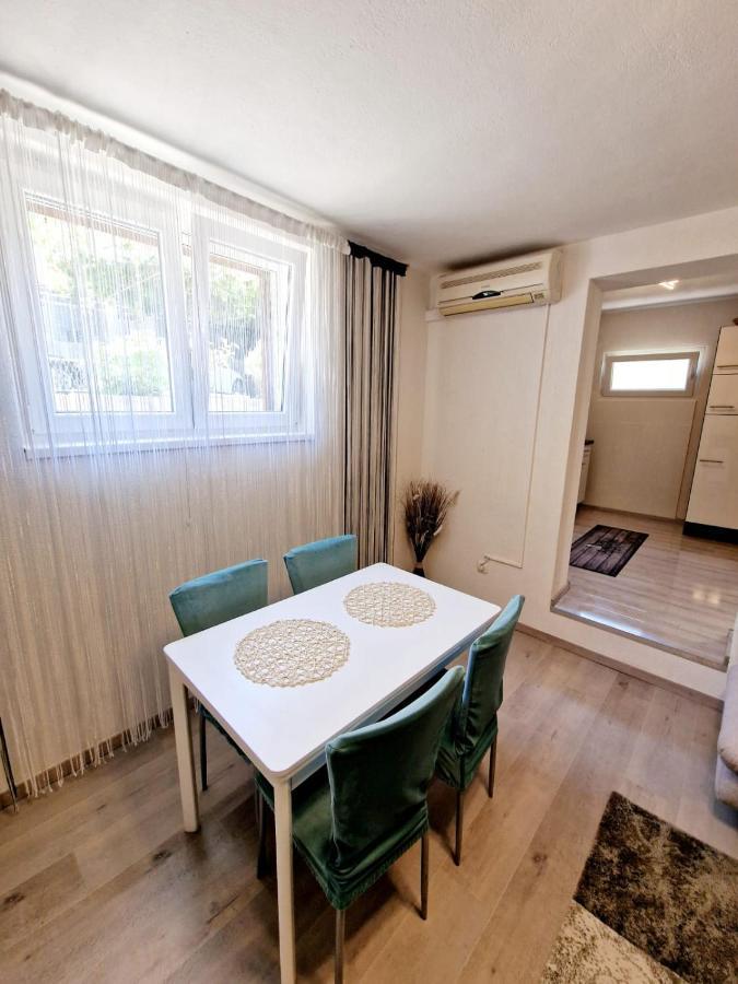 Split Apartment 외부 사진