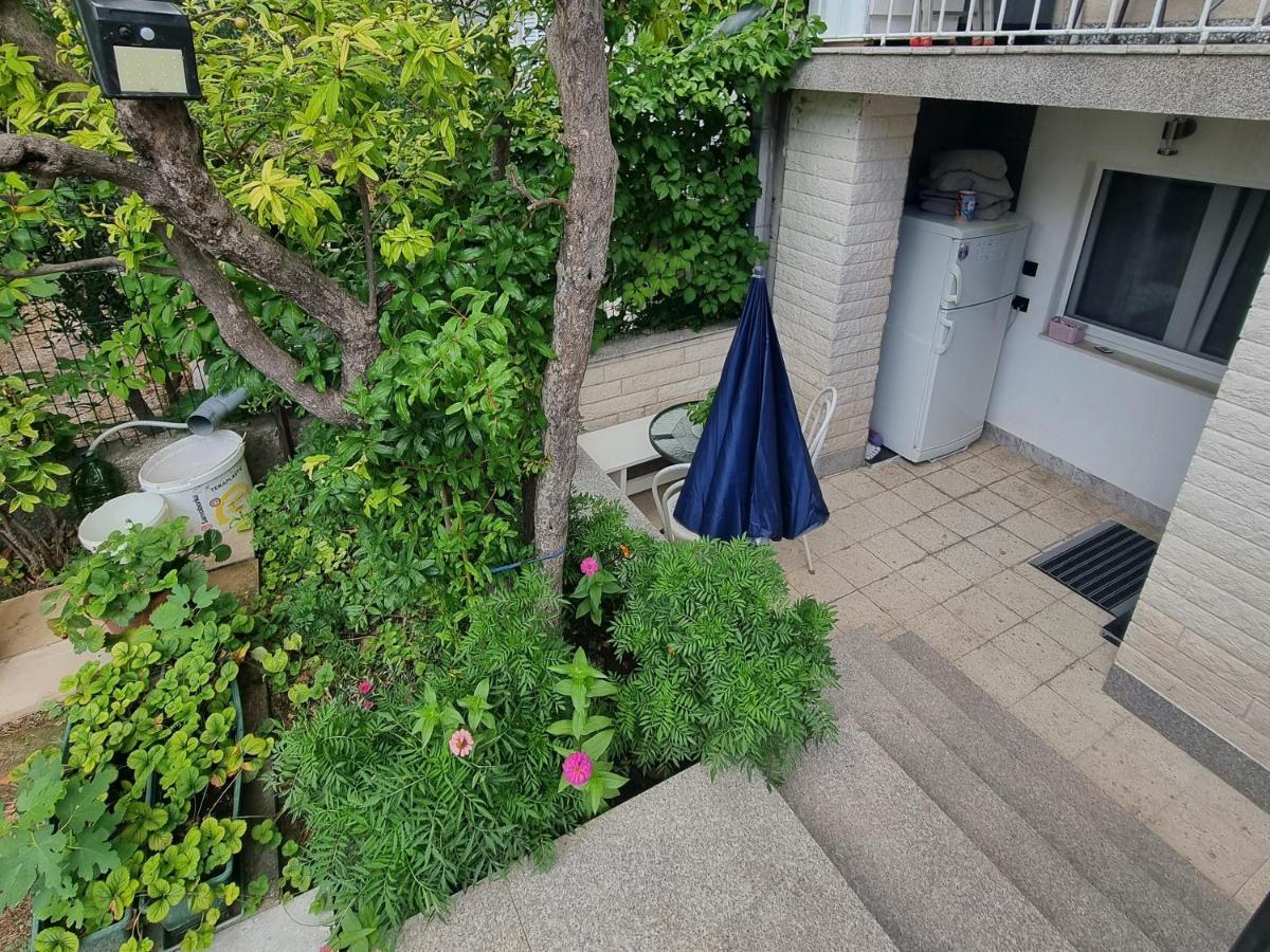 Split Apartment 외부 사진